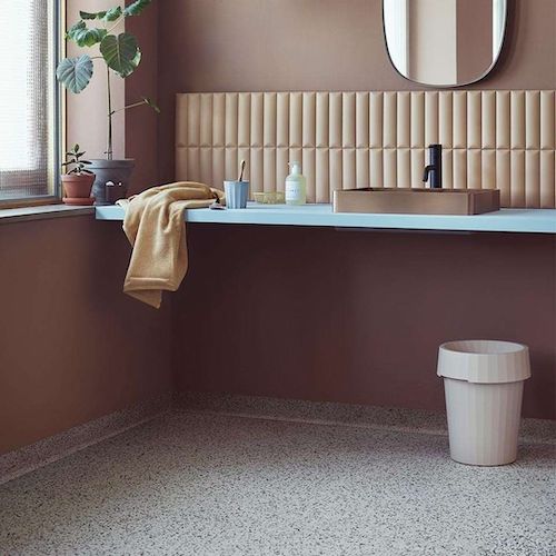 Vådrumsvinyl fra Fargerike der imiterer terrazzo